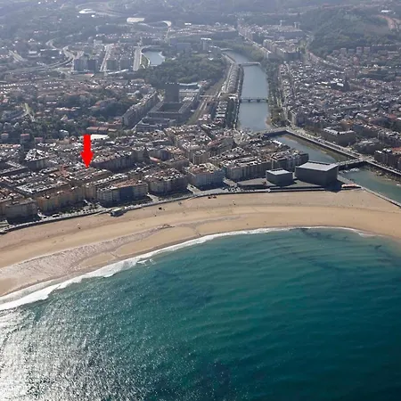 Апартаменти By Feelfree *